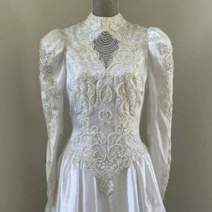 Vintage Beaded Wedding Dress - Size Large -  White.
